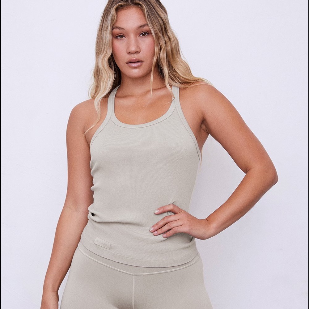 NWOT Set Active Street Tank Dune